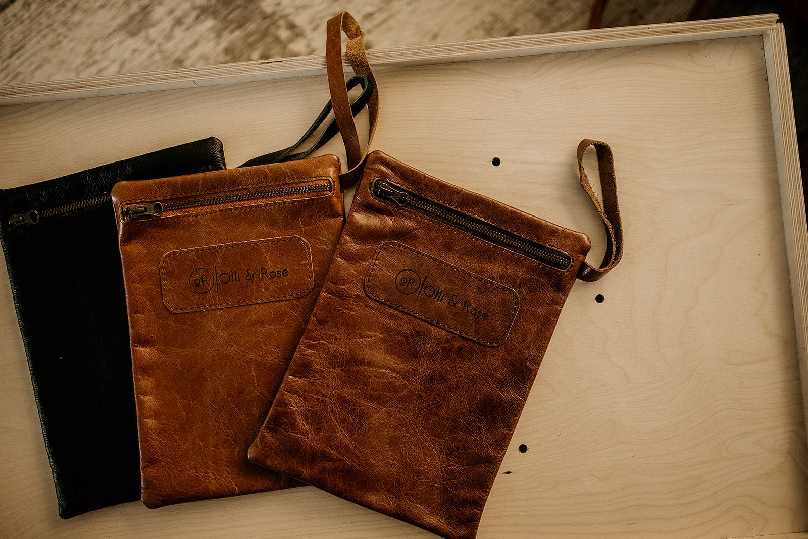 Leather pouch online design