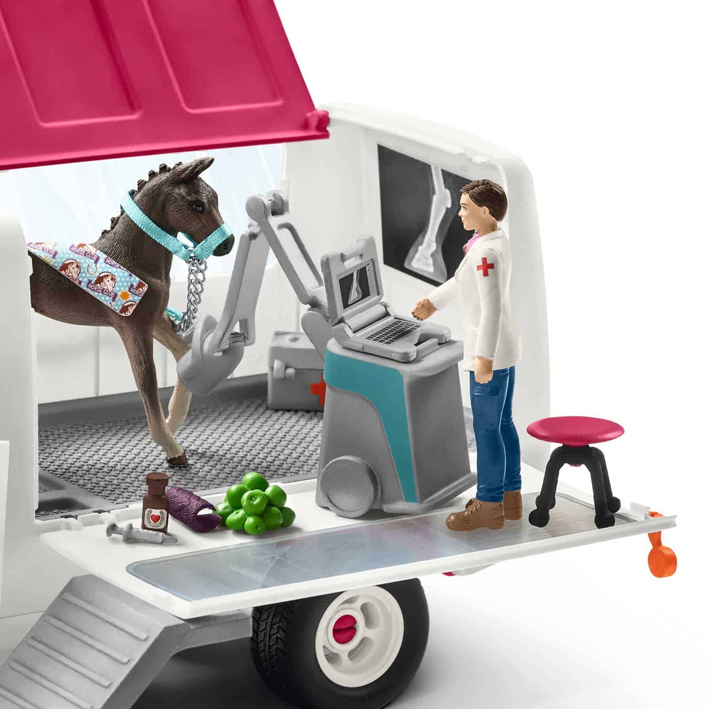 Schleich Mobile vet with Hanoverian foal